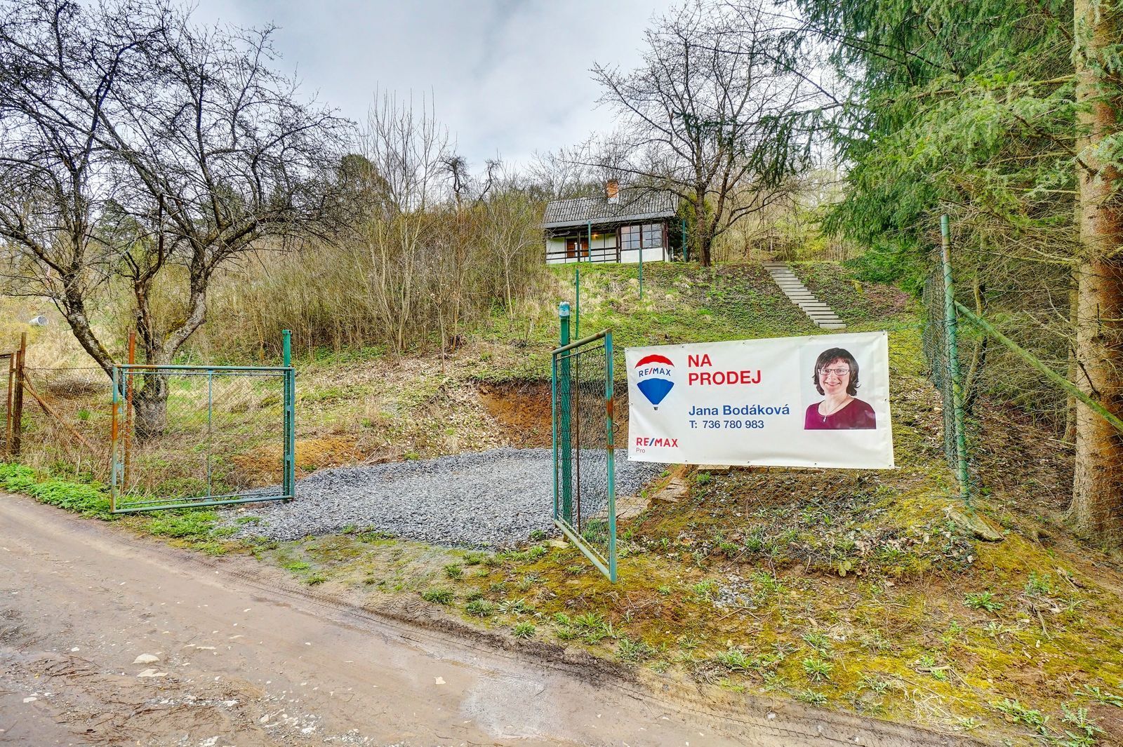 Prodej pozemku v atraktivní lokalitě – 13